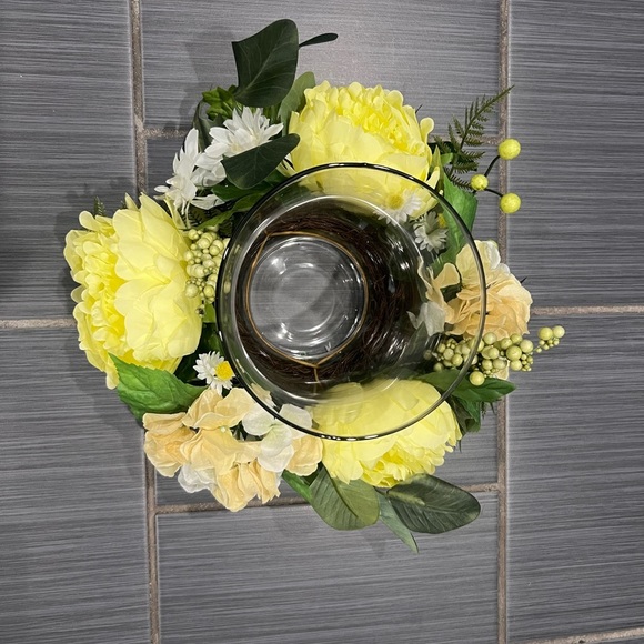 Vibrant Yellow and Green Floral Vase Accent - Picture 11 of 12